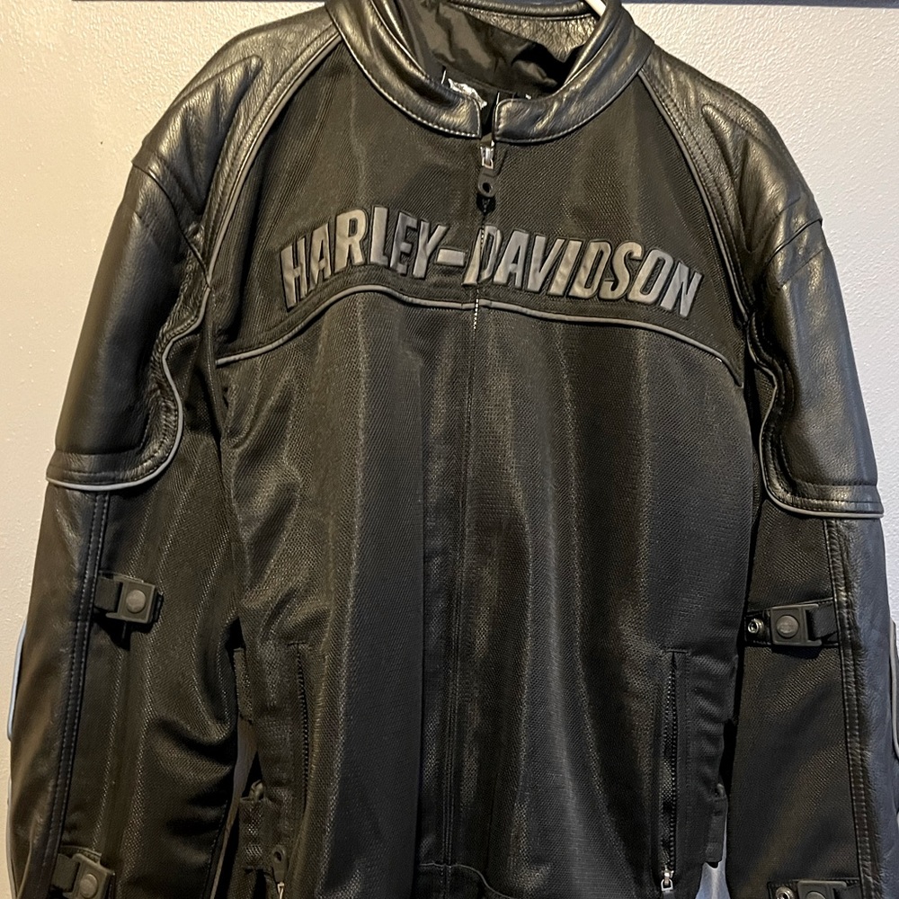Men’s XL Harley Davidson jacket. New with tags